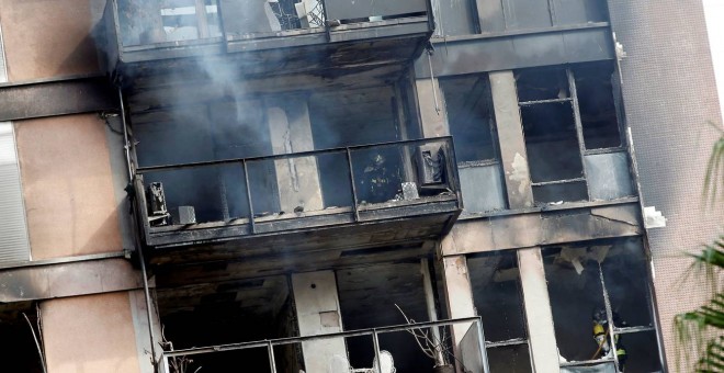 Imagen de archivo de un incendio en Barcelona. EFE