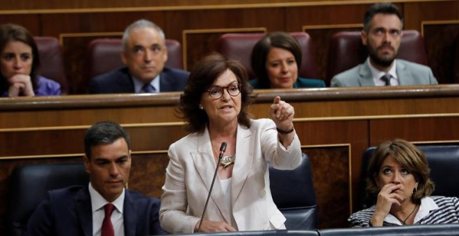 12/09/2018.- La vicepresidenta del Gobierno, Carmen Calvo, interviene en la sesión de control al Gobierno hoy en el Congreso. EFE/Juan Carlos Hidalgo