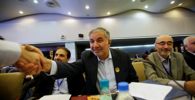 El gobernador de Irán ante la OPEP, Hossein Kazempour Ardebili,durante la reunión de Argel. REUTERS/Ramzi Boudina