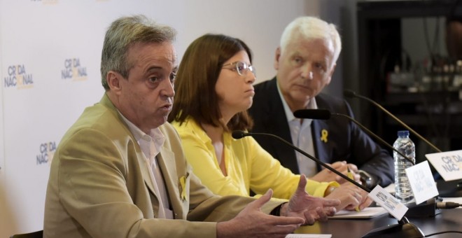 Antoni Morral, Gemma Geis i Ferran Mascarell, en roda de premsa de la Crida Nacional per la República, aquest dijous 27 de setembre, a Barcelona. / Crida Nacional per la República.