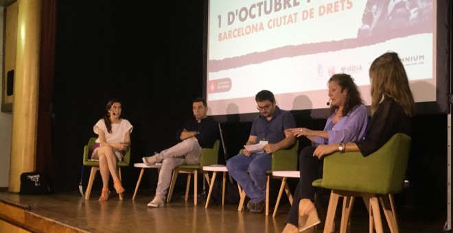 Txell Bonet, David Bondia, Roger Palà, Cristina Fallaràs i Ana Pardo de Vera en el col·loqui 'Demà Pots Ser Tu: defensa del dret a la informació i la llibertat d'expressió' / MD