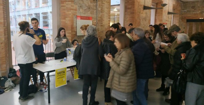 Taula de votació del Campus de Ciutadella de la Universitat Pompeu Fabra. @ForaBorbo