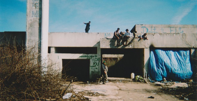 Fotografía de un participante en el taller que se realizó en Sid, Serbia, con la organización No Name Kitchen. PHES