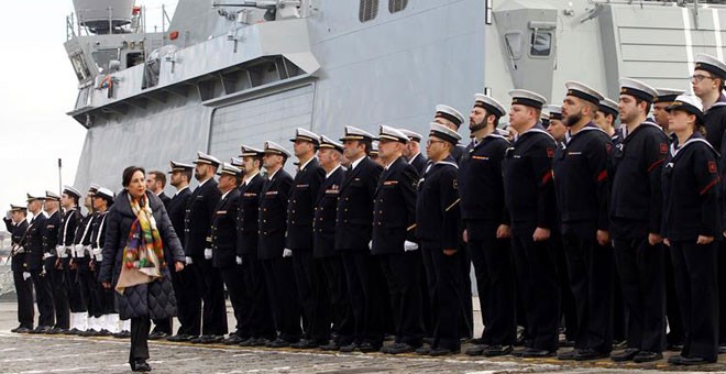 La ministra de Defensa, Margarita Robles, en el Arsenal Militar de Ferrol, durante la entrega a la Armada del buque Furor. / EFE