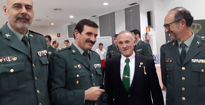 Manuel Murillo, condecorado por la Guardia Civil