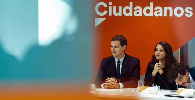 Albert Rivera e Inés Arrimadas, de Ciudadanos. / EMILIO NARANJO (EFE)