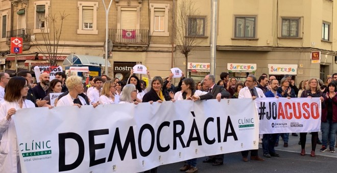 Manifestació de professionals de la Sanitat en protesta pel judici contra dirigents independentistes. PÚBLIC