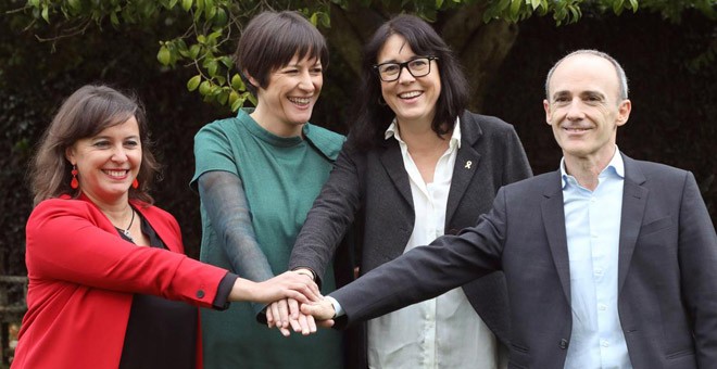 Ana Miranda (junto a su compañera Ana Pontón, portavoz del BNG), Diana Riba (ERC) y Josu Juaristi (EH Bildu). / EFE