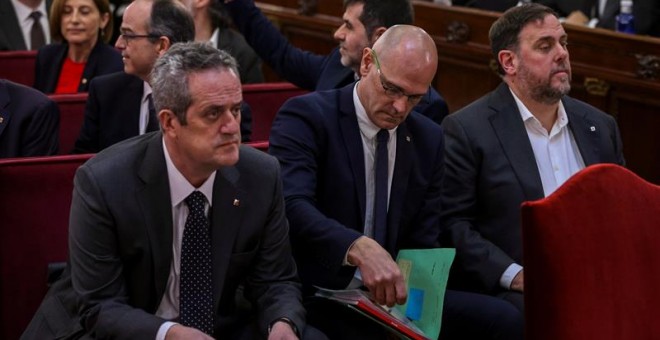 Los líderes independentistas, el exvicepresidente de la Generalitat Oriol Junqueras (d); el exconsejero de Asuntos Exteriores Raül Romeva (c) y el exconsejero de Interior Joaquim Forn. /EFE