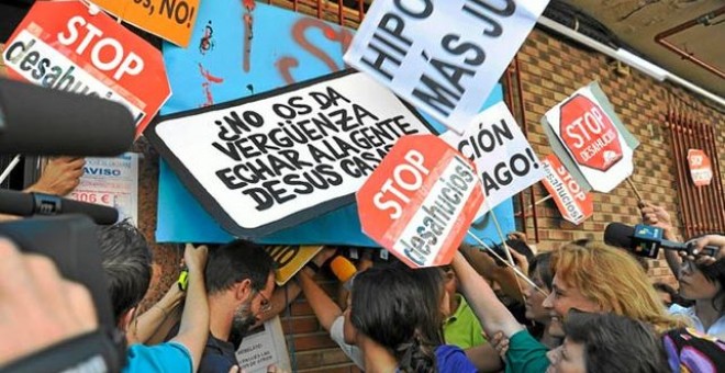 Vecinos contra un desahucio en Madrid | EF