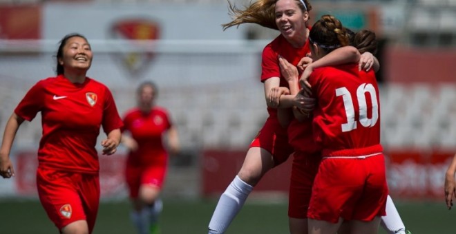 Jugadores del Terrassa celebren un gol. TERRASSA FC