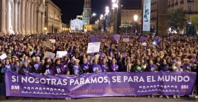 Mujeres en la manifestación feminista del 8M en Zaragoza. / EDUARDO BAYONA