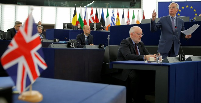 El negociador de la Unión Europea para el brexit, Michel Barnier, durante su discurso en el Parlamento Europeo este miércoles. / REUTERS - VINCENT KESSLER