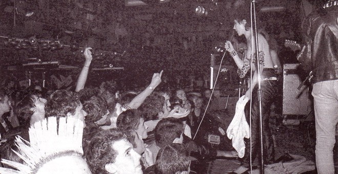 Fotografía de Jesús Alcaraz tomada en Rock-Ola durante un concierto de Último Resorte. / ARCHIVO JESÚS ALCARAZ