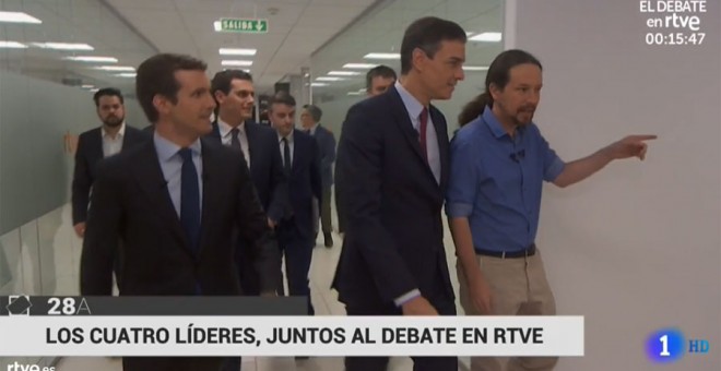 Los cuatro candidatos, juntos camino de plató