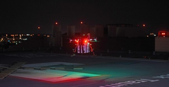 El dron que transporta un riñón para un trasplante aterriza en el hospital. / UNIVERSITY OF MARYLAND MEDICAL CENTER