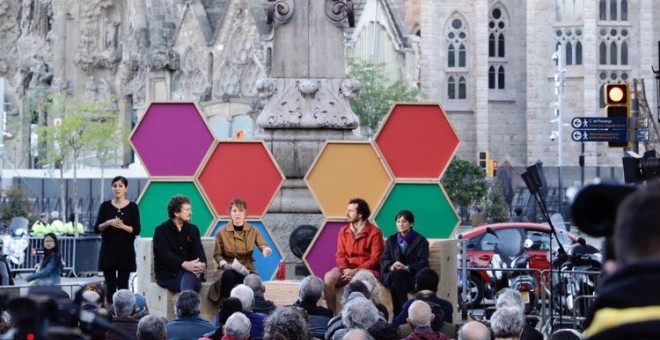 Acte electoral de BComú davant la Sagrada Família.