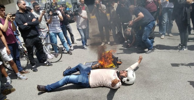 Protesta dels repartidors de Glovo davant la seu de l'empresa per la mort d'un treballador el passat dissabte. @ridersxderechos