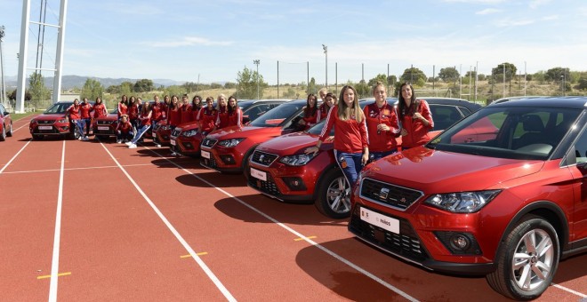 Seat ha regalado un coche a cada jugadora, un gran obsequio en comparación con la taza que recibieron tras el mundial de 2015 en Canadá