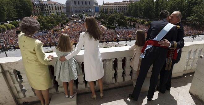 Imagen de archivo del día de la proclamación del rey Felipe VI. EFE/Javier Lizón