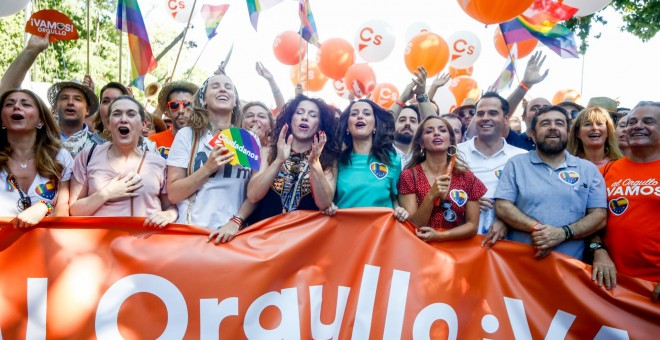 Miembros de Ciudadanos durante la manifestación del Orgullo./ EUROPA PRESS - RICARDO RUBIO