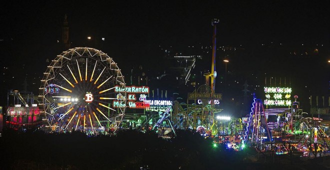 Foto de archivos de atracciones de feria. / EFE