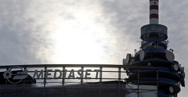 La Torre Mediaset, en la sede del grupo de comunicación italiano en la localidad de Cologno Monzese, cerca de Milán. REUTERS/Stefano Rellandini