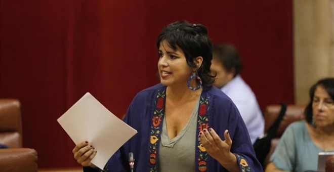 La presidenta del grupo parlamentario de Adelante Andalucía y líder de Podemos Andalucía, Teresa Rodríguez, durante la sesión de control en el Parlamento. EUROPA PRESS/María José López