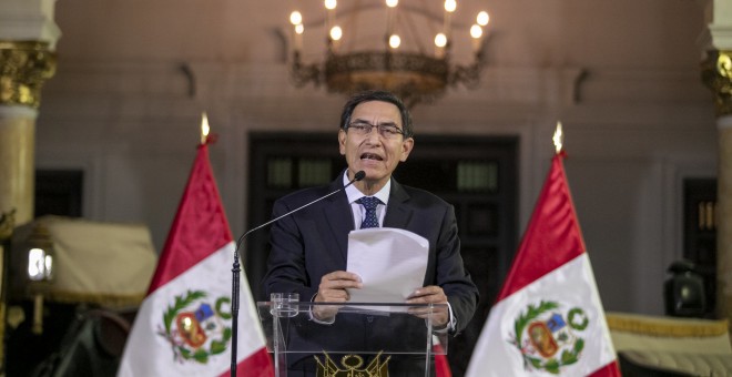 El presidente peruano, Martín Vizcarra, en el pronunciamiento con el que anunciaba a la nación la disolución del Congreso de la República. JUAN PABLO AZABACHE MANAYAY/ FOTOS PÚBLICAS.