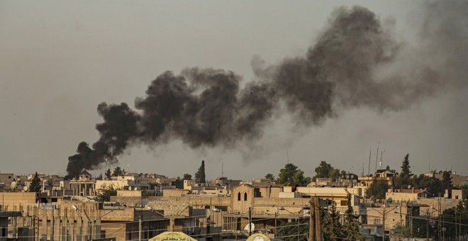 09/10/2019 - Turquía bombardea a las fuerzas kurdas en el noreste de Siria. / APF - DELIL SOULEIMAN