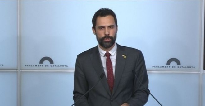 El president del Parlament de Catalunya, Roger Torrent, en compareixença davant els mitjans. CCMA