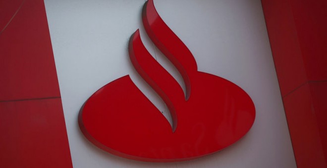 El logo del Banco Santander se ve en una sucursal en la Ciudad de México. REUTERS/Edgard Garrido