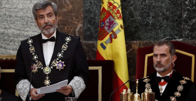 El presidente del Consejo General del Poder Judicial (CGPJ), Carlos Lesmes, junto al rey Felipe VI, en la apertura del año judicial. EFE/Mariscal