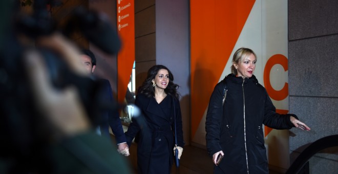 a candidata de Ciudadanos al Congreso de los Diputados por Barcelona, Inés Arrimadas llega a la sede de Ciudadanos durante la noche electoral del 10N. EUROPA PRESS