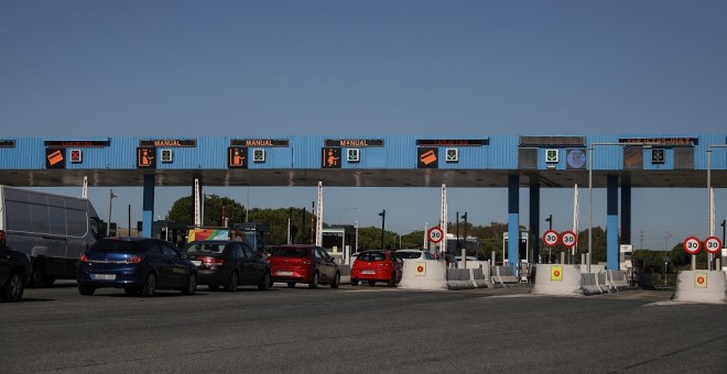 Peaje de la autopista AP-4 Sevilla-Cádiz, gestionada por Abertis. E.P./María José López