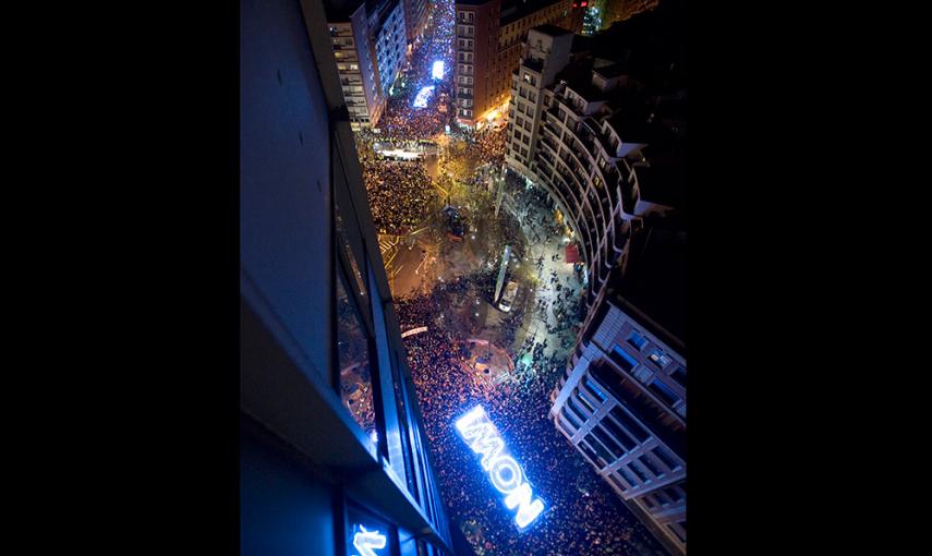 Manifestantes toman parte en una marcha contra la dispersión en Bilbao de los presos de ETA. /ANDER GILLENEA (AFP)