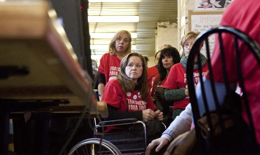 La PLAFHC reunida en asamblea durante su encierro en el hospital 12 de octubre / Malú López