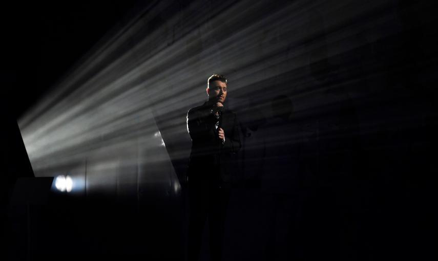 Sam Smith no repitió éxito pero si actuó en la gala. REUTERS/Toby Melville