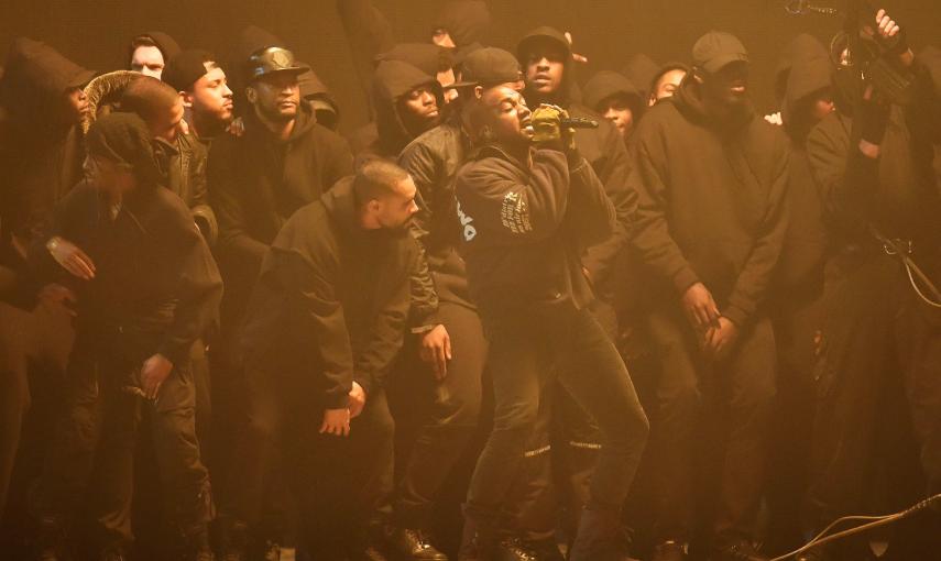 La decisión de la cadena ITV, que retransmitía el evento, de silenciar parte de la actuación del rapero Kanye West para evitar palabras malsonantes fue una de las anécdotas de la jornada. REUTERS/Toby Melville