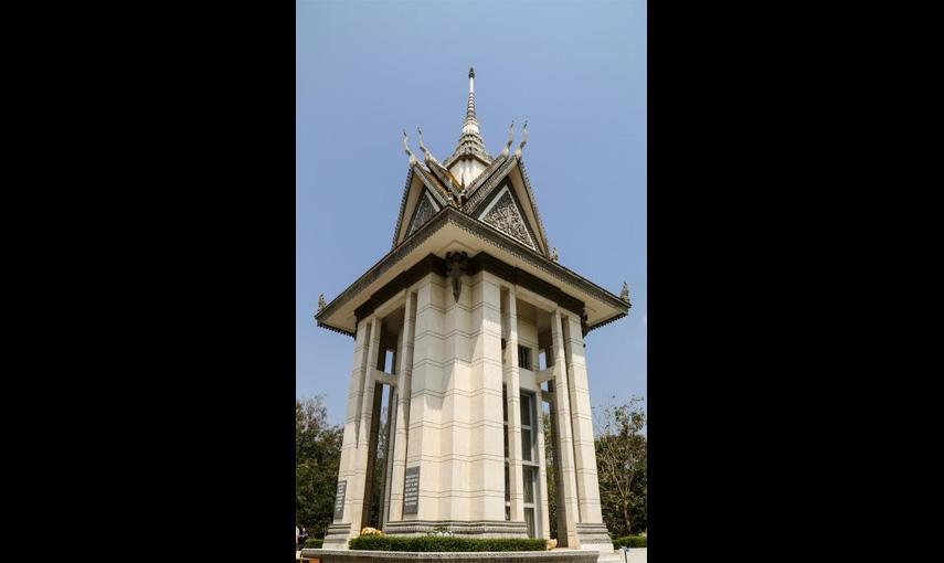 Mausoleo en honor de las víctimas, en Choueng Ek. - PAU GARCÉS