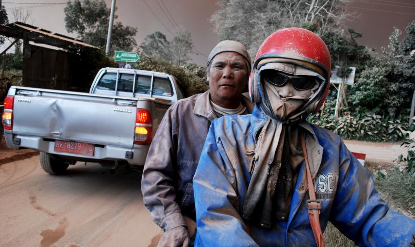 La agencia ha recomendado además la evacuación de los residentes en varias localidades ubicadas en un radio de siete kilómetros alrededor del volcán. Las localidades afectadas son Sukameriah, Bekerah, Simacem, Gurukinayan, Kutatengah, Berastepu, Gamber y