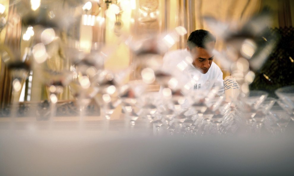 El cocinero español Yayo Daporta, popular rostro televisivo en programas de divulgación gastronómica que tiene una Estrella Michelín y dos Soles Repsol, durante la II edición de "Córdoba Califato Gourmet", un evento gastronómico en el que la cocina de aut