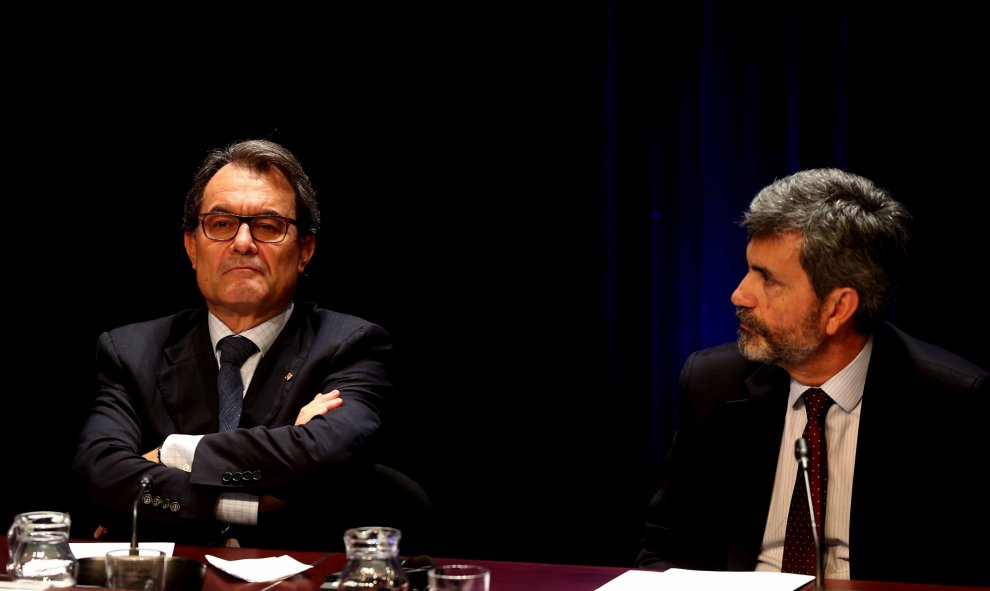 El presidente de la Generalitat, Artur Mas (i), y el presidente del Tribunal Supremo, Carlos Lesmes (d), en el acto de inauguración de la 58 reunión anual de la Unión Internacional de Magistrados. EFE/Toni Albir