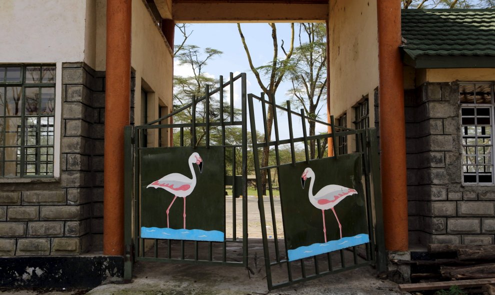 La entrada principal al parque se inundó y tuvo que ser trasladado hasta una entrada en una colina.- REUTERS.