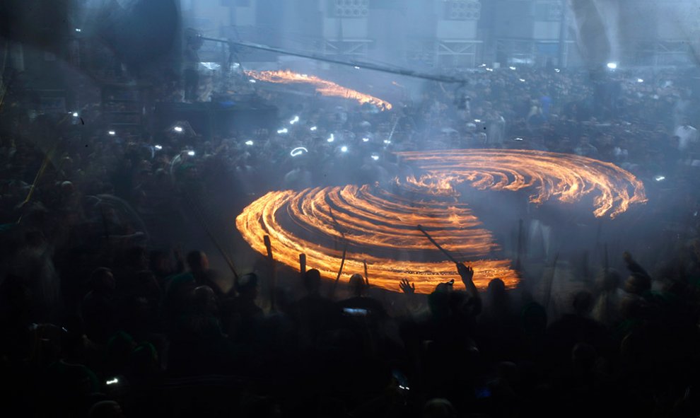 Musulmanes chiítas iraquíes participan en un tradicional evento de luto para conmemorar la Ashura.- HAIDAR HAMDANI (AFP)