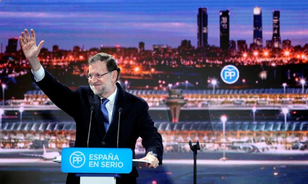 El presidente del Gobierno, Mariano Rajoy, durante su intervención en el acto de inicio de campaña del PP en Madrid. / EFE