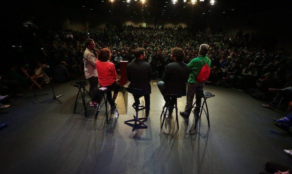 Alberto Garzón durante el acto de campaña en Gamonal, Burgos.- IU