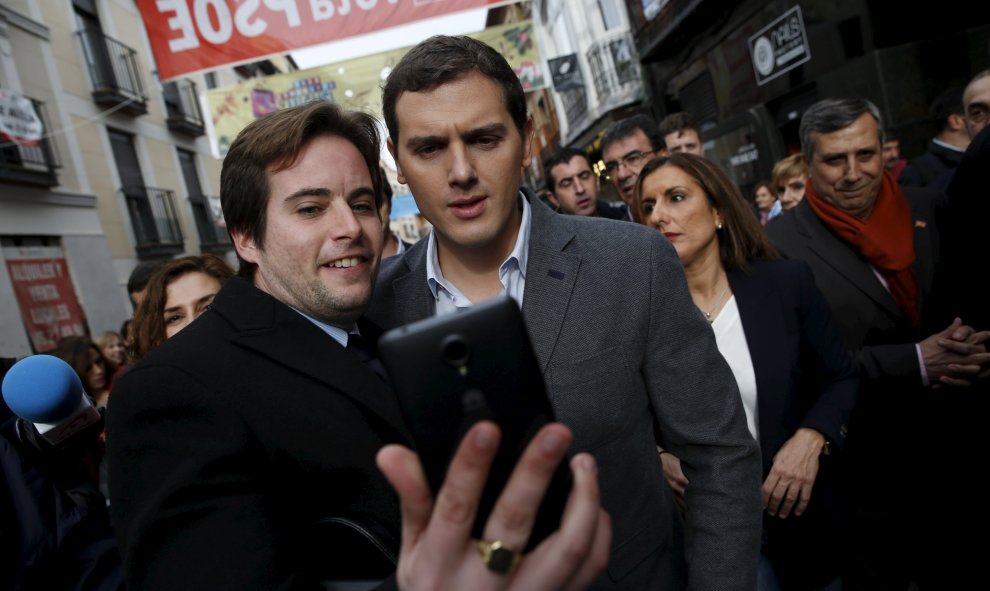 A Rivera parece no gustarle mucho los 'selfies'.- REUTERS.