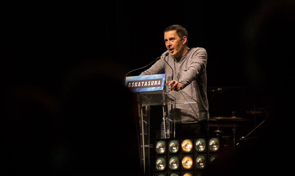 Arnaldo Otegi, en el mitin de este sábado en Donosti. JAIRO VARGAS