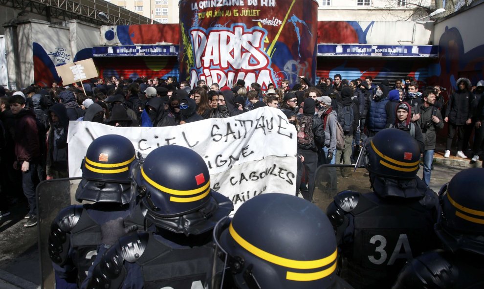 Sindicatos y organizaciones estudiantiles han convocado otra jornada conjunta de protesta el próximo día 9..- REUTERS